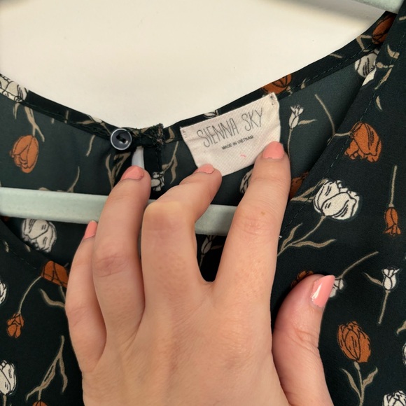 Floral Chiffon Blouse - Picture 2 of 3